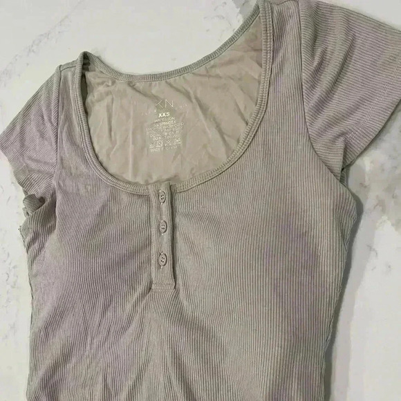 Klassy Network Henley T Shirt Brami Beige Ribbed Short Sleeve Women’s Size XXS - Picture 2 of 6